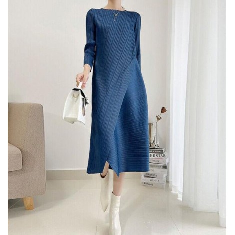 Brand New Pleats Fabric Comfortable Panel High End Mid Length Pleated Dress